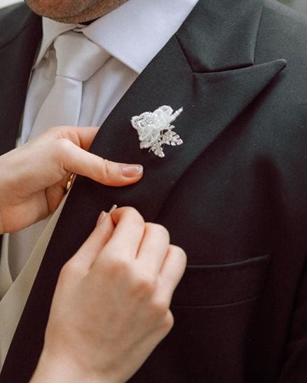 Boutonniere Inspirado en tu Vestido de Novia
