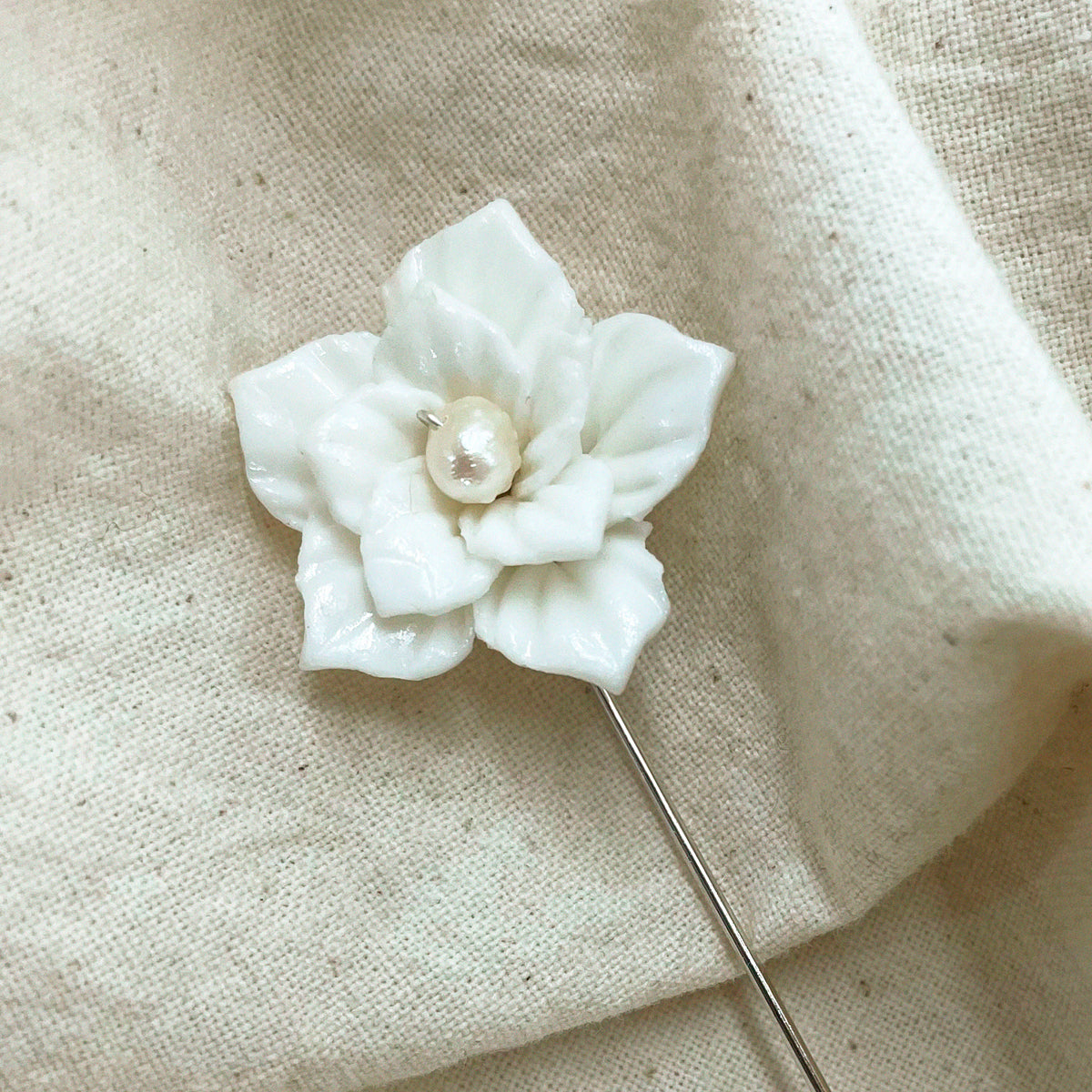 Boutonniere Flor & Perla
